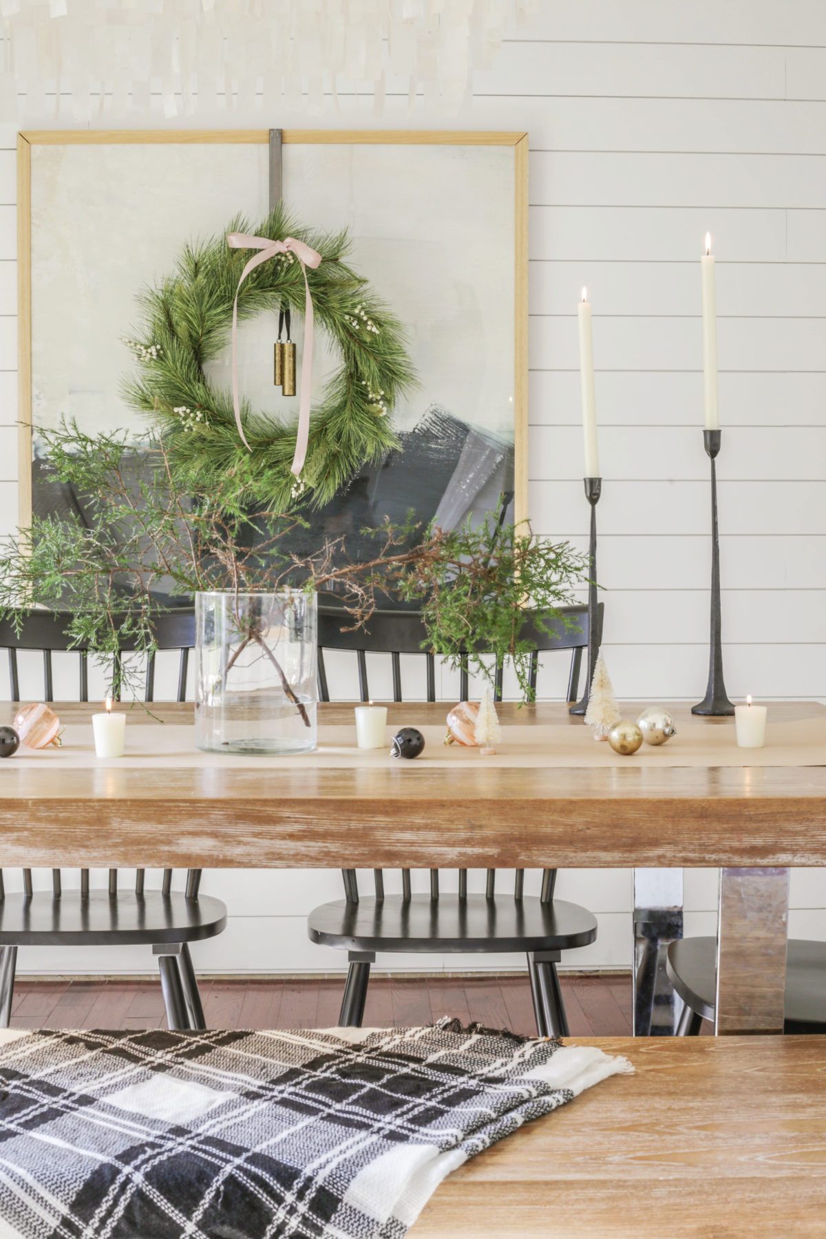 Modern Farmhouse Christmas Dining Room - Designing Vibes - Interior ...
