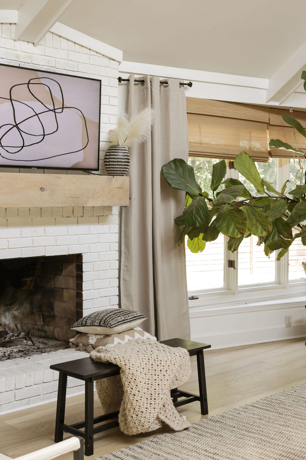 How To Display Art on Any TV No Fancy Technology Required