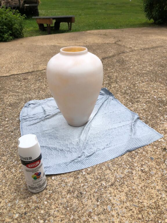 Thrift Store Vase Makeover with Spray Paint - DIY Tutorial