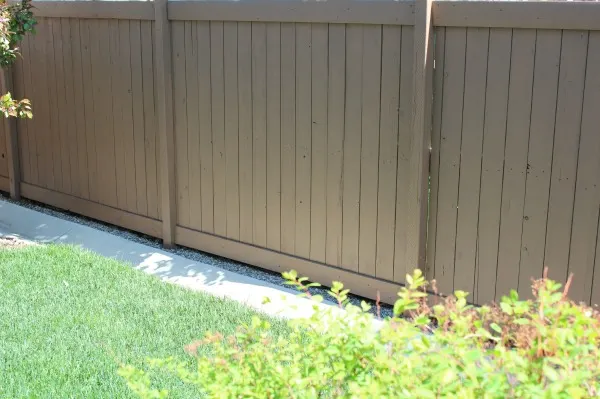 paint color ideas for backyard fence