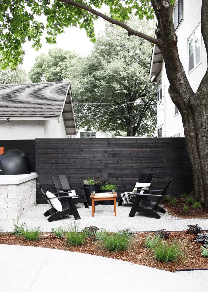 modern backyard fence color ideas