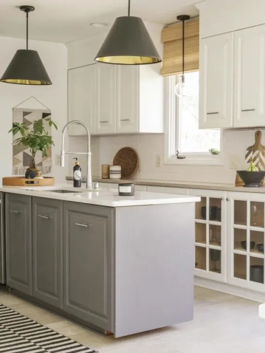 the best white paint colors made by sherwin williams for kitchen cabinets