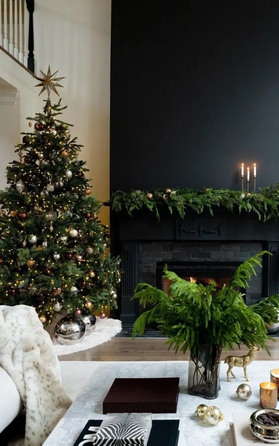 modern minimal christmas tree decor 