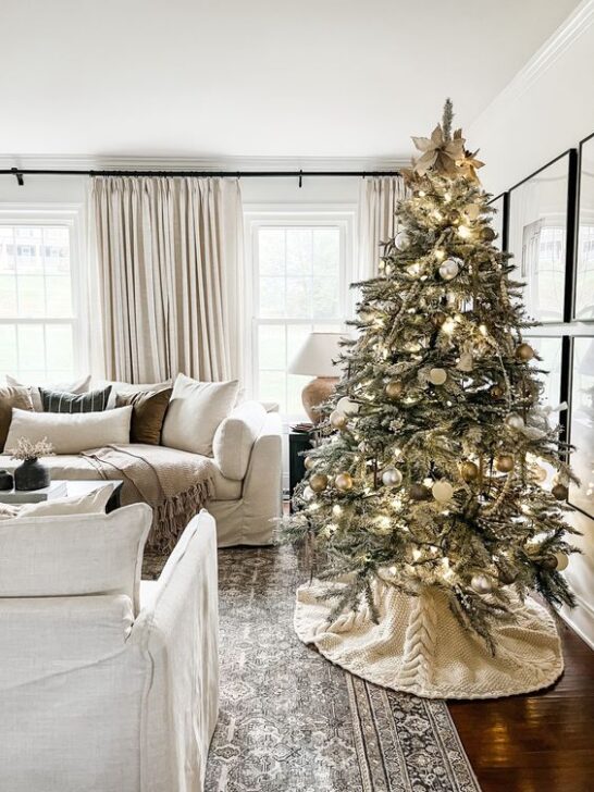 10 Flocked Christmas Tree Decorating Ideas for a Magical Holiday