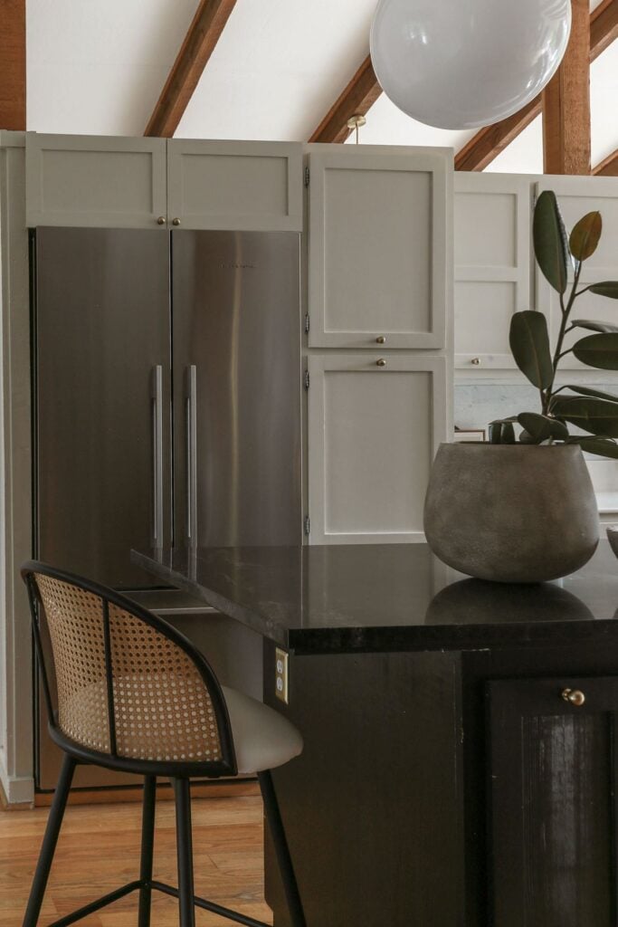 natural cream by benjamin moore on kitchen cabinets with minimal light