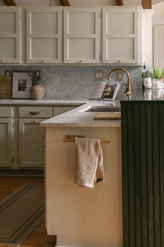 diy faux waterfall kitchen countertop with fluted detail 